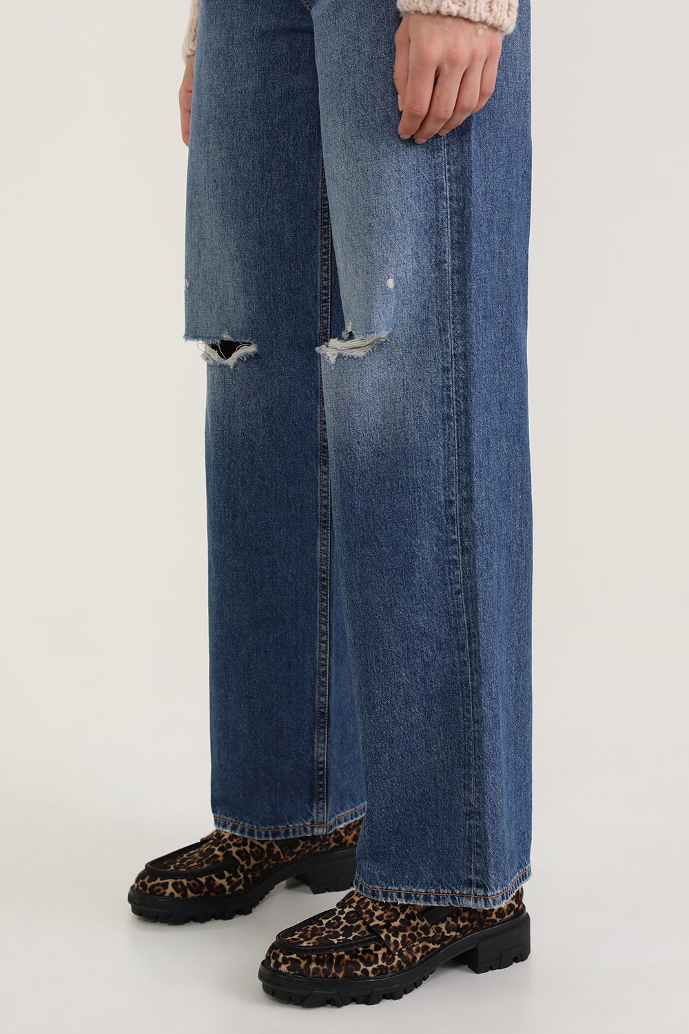 נעלי מוקסין מנומרות